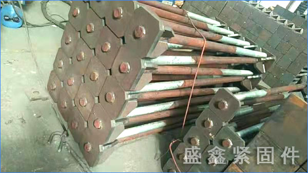 �ȶ�п�ؽ���˨